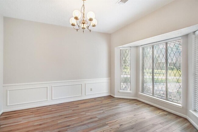Building Photo - 5402 Summerfield Ln