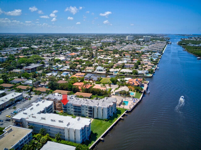 Building Photo - 650 Snug Harbor Dr