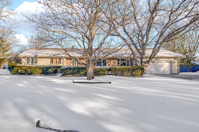 Building Photo - 2226 Shannondale Dr