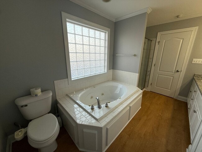 Building Photo - 3704 Warwick Pl