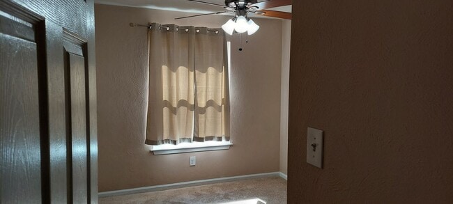 Building Photo - Magic Hollow