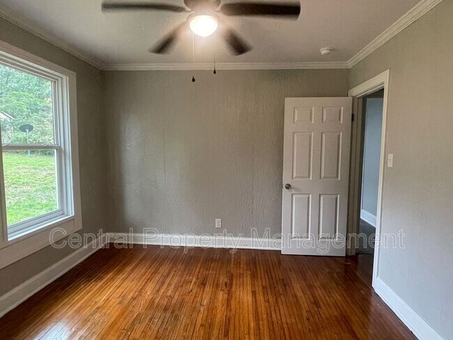 Building Photo - 522 Pennwood Dr