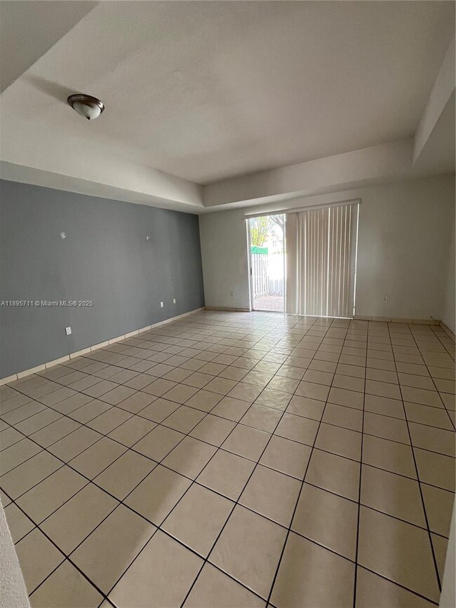 Building Photo - 10913 NW 43rd Ln