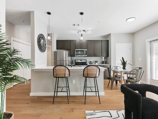 Building Photo - Mirador