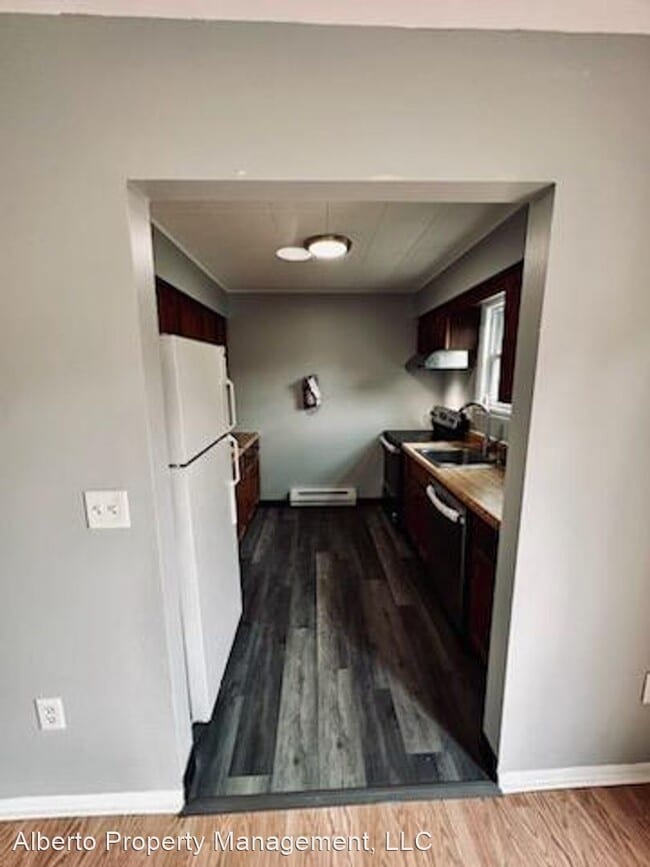 Building Photo - 2 br, 1.5 bath House - 2505 Lexington Ct.