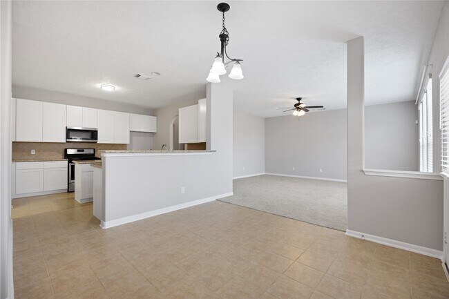 Building Photo - 7447 Oakwood Canyon Dr