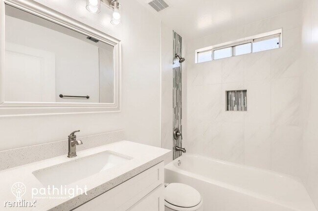 Building Photo - 4 br, 2.5 bath House - 15553 W Ventura St ...
