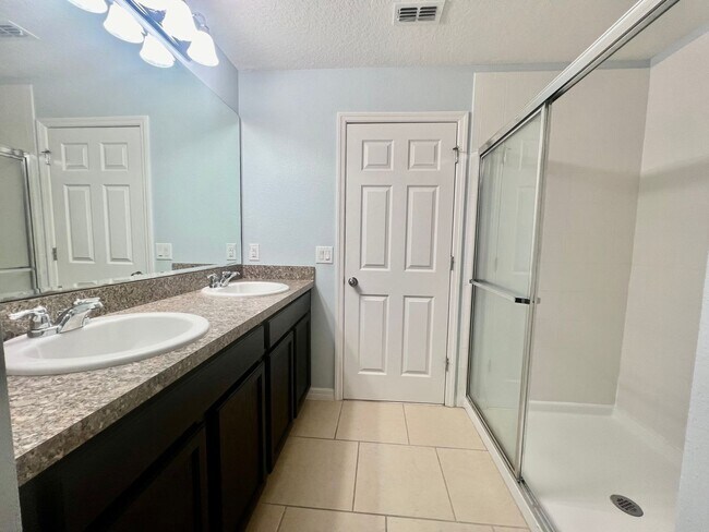 Building Photo - 1200 Pensacola Ct