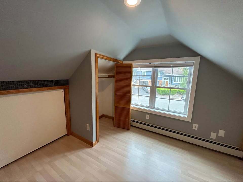 Building Photo - 18 Park Ave