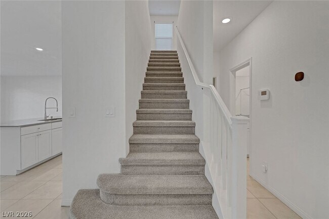 Building Photo - 8454 Vacarez Dr