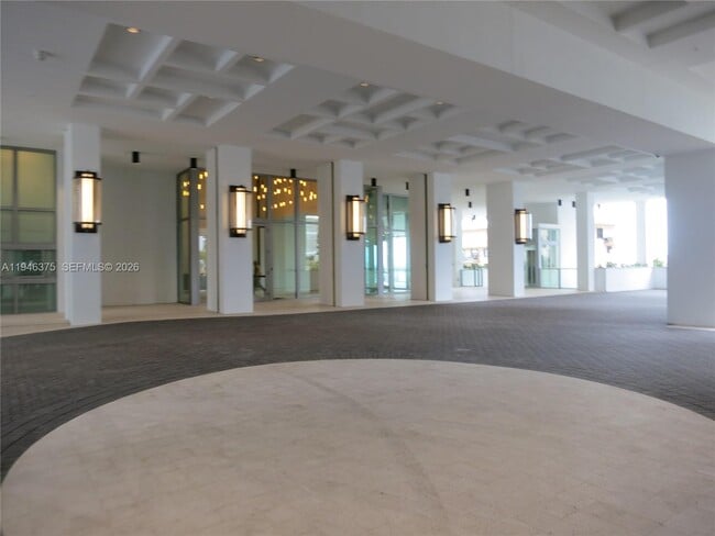 Building Photo - 2900 NE 7th Ave