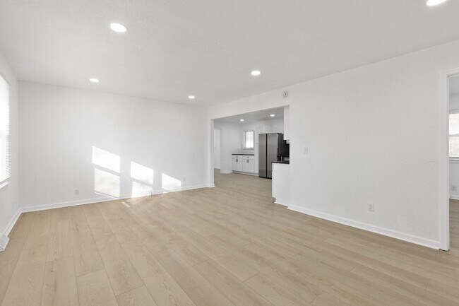 Building Photo - For Rent – Beautifully Renovated 4 Bedroom, 2 Bath Home