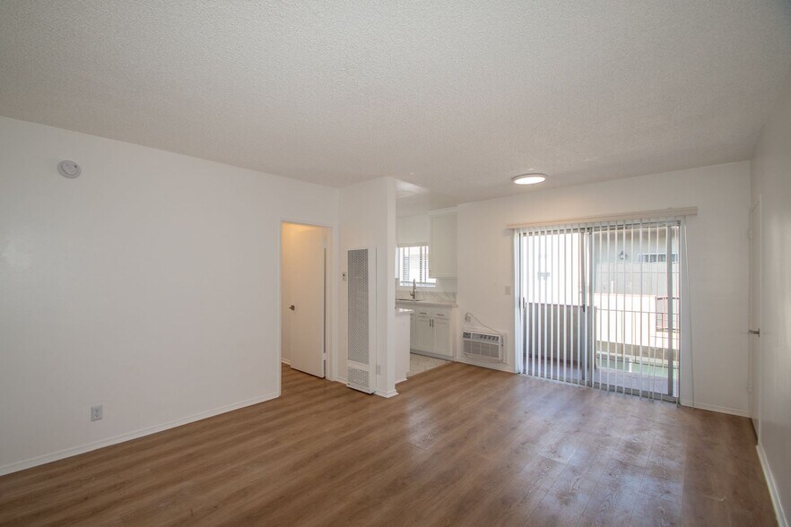 Building Photo - 10925 Peach Grove St