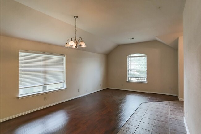 Building Photo - 1327 Maple Ace Dr