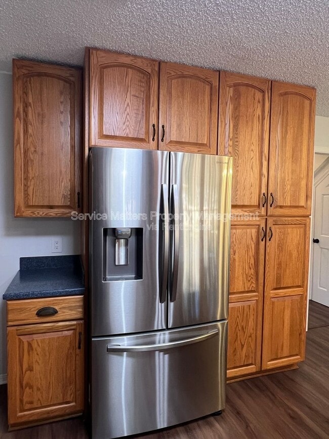 Building Photo - 6004 Players Pl