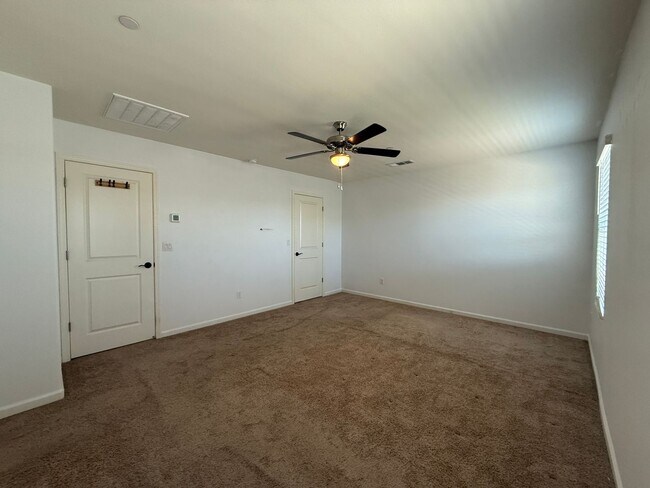 Building Photo - 5531 W Flint Way