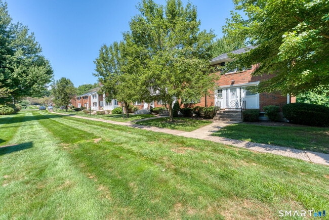 Building Photo - 45 Brandywine Ln