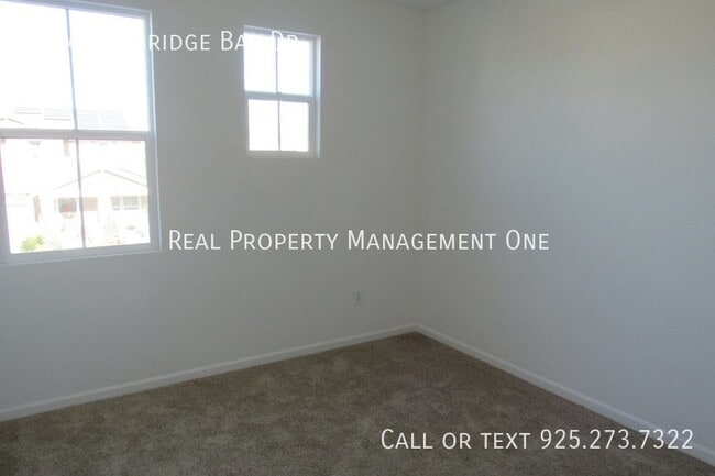 Building Photo - 1064 Ashbridge Bay Dr