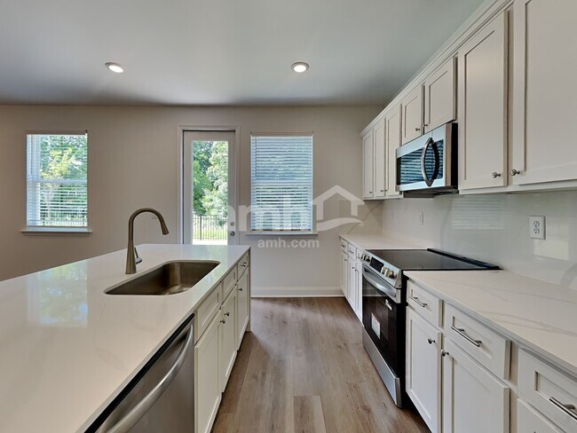 Building Photo - 1628 Aquamarine Dr