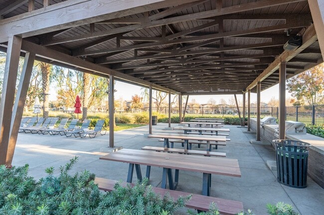 Building Photo - 3250 E Yountville Dr