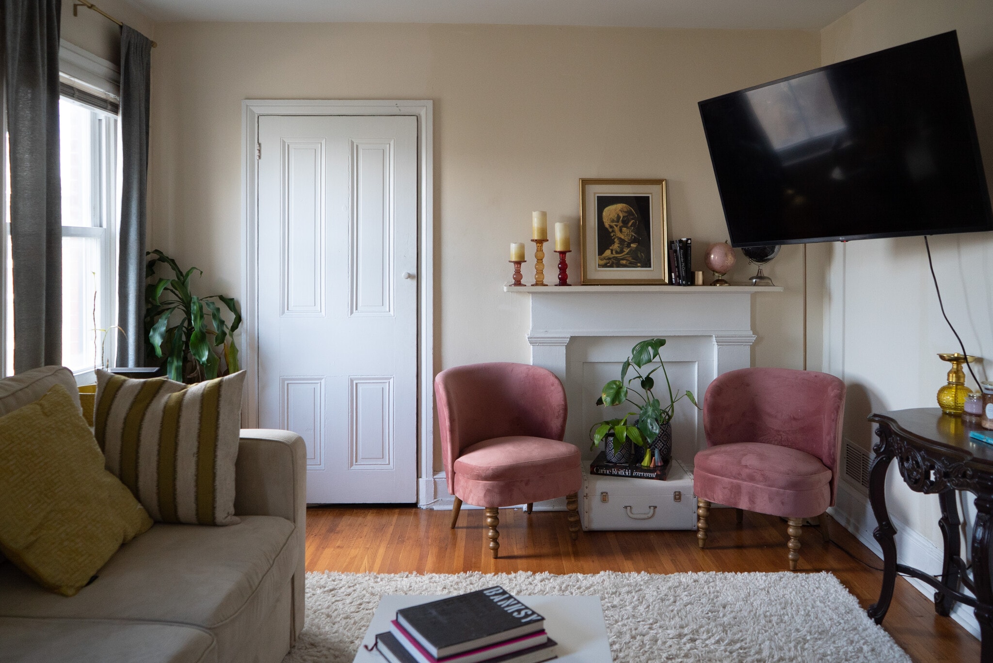 Living Room (with two closets) - 988 N 5th St