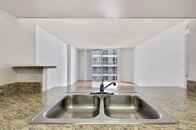 Building Photo - 1756 N Bayshore Dr