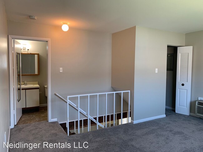 Building Photo - 401-479 Garden Dr