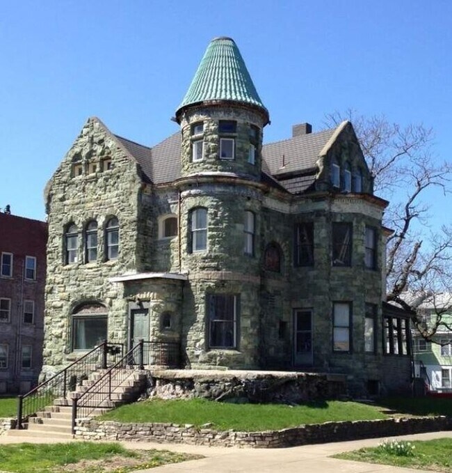 111 NE Roanoke Ave 111 NE Roanoke Ave Peoria IL 61606 Apartment Finder