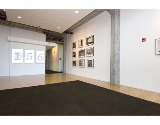 Building Photo - 156 Porter St