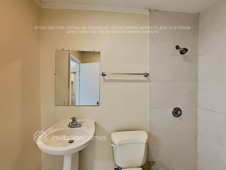 Building Photo - 4725 NW 2nd Ct