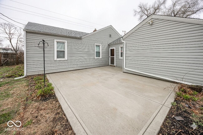 Building Photo - 2360 Durham Dr