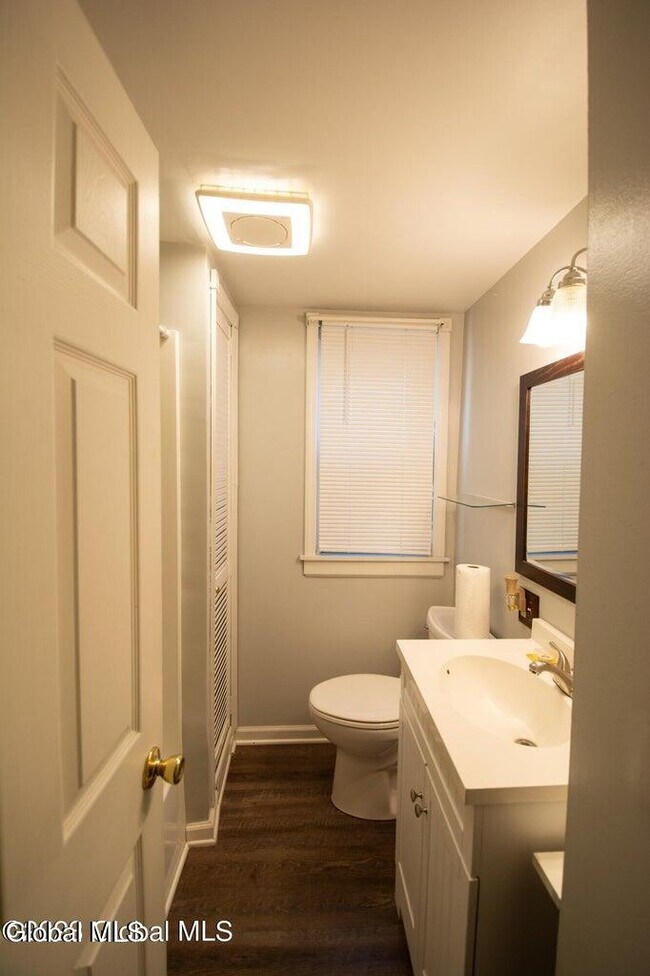 Building Photo - 603 1st St