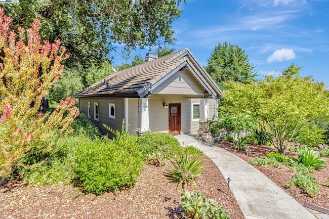 Building Photo - 24400 Mountain Charlie Rd