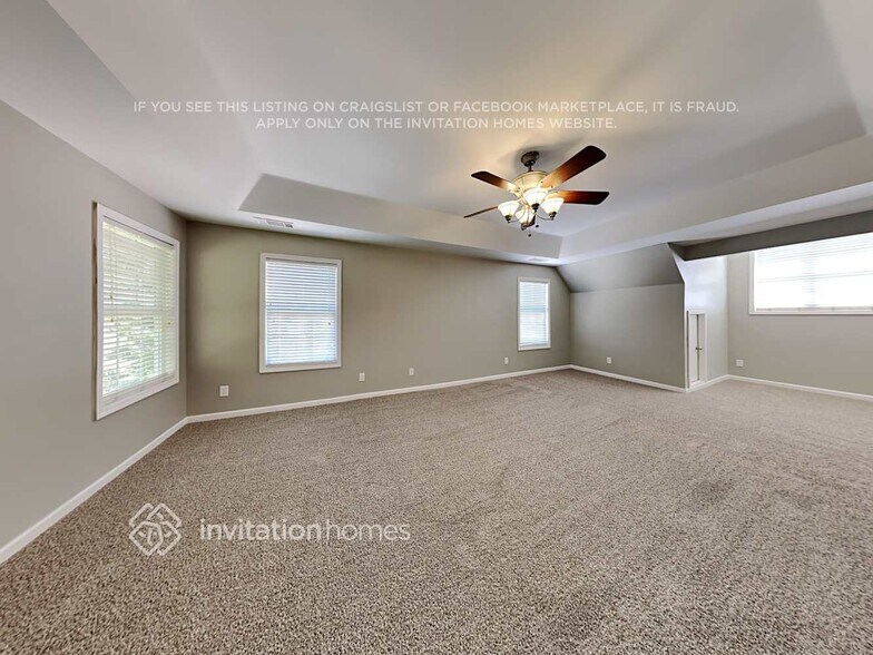 Building Photo - 8920 Watersedge Ct