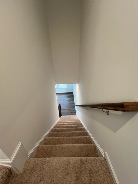 Building Photo - 18 Bruton Ln
