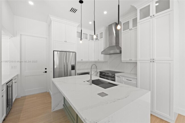Building Photo - 1213 Andora Ave