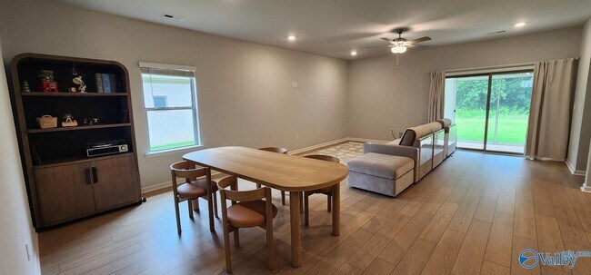 Building Photo - 214 Waylan Rdg Ln