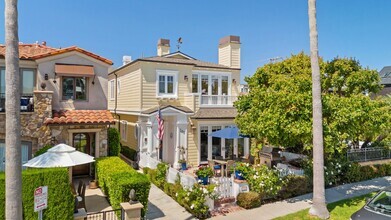 Building Photo - Coastal Chic Escape-3/2.5 Townhome in the ...