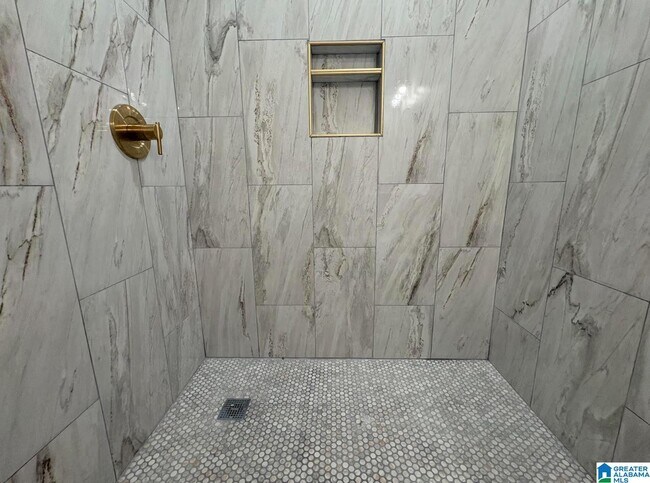 Building Photo - 1022 Vestavia Manor Dr