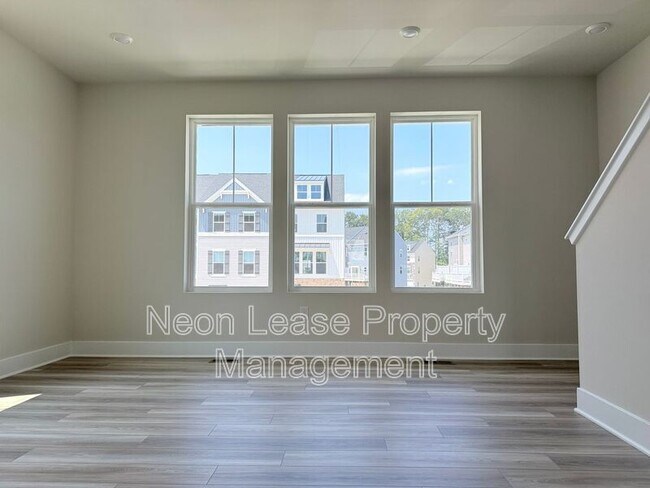 Building Photo - 29860 Bankert Dr