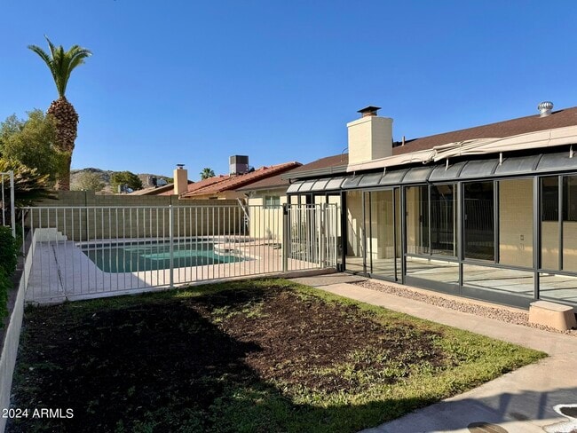 Building Photo - 10628 S 44th Pl