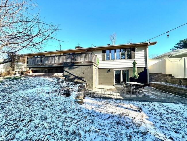 Building Photo - 1024 N 74th Ave