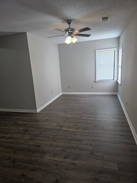 Building Photo - 305 Hightower St