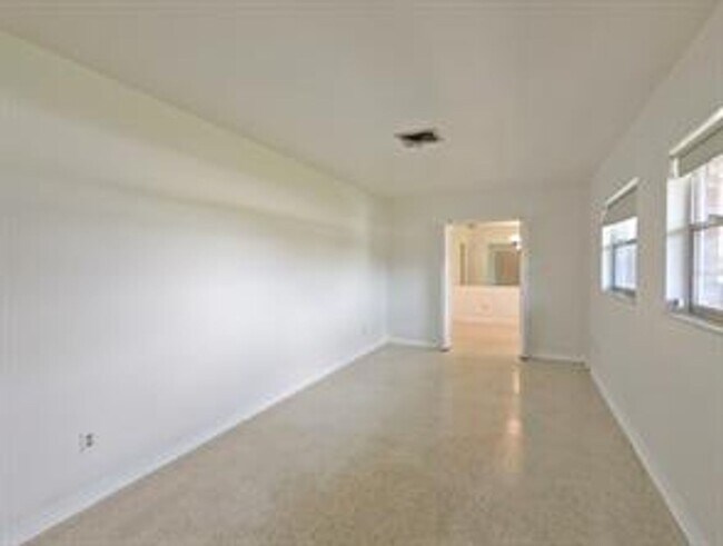 Building Photo - Available Immediately!