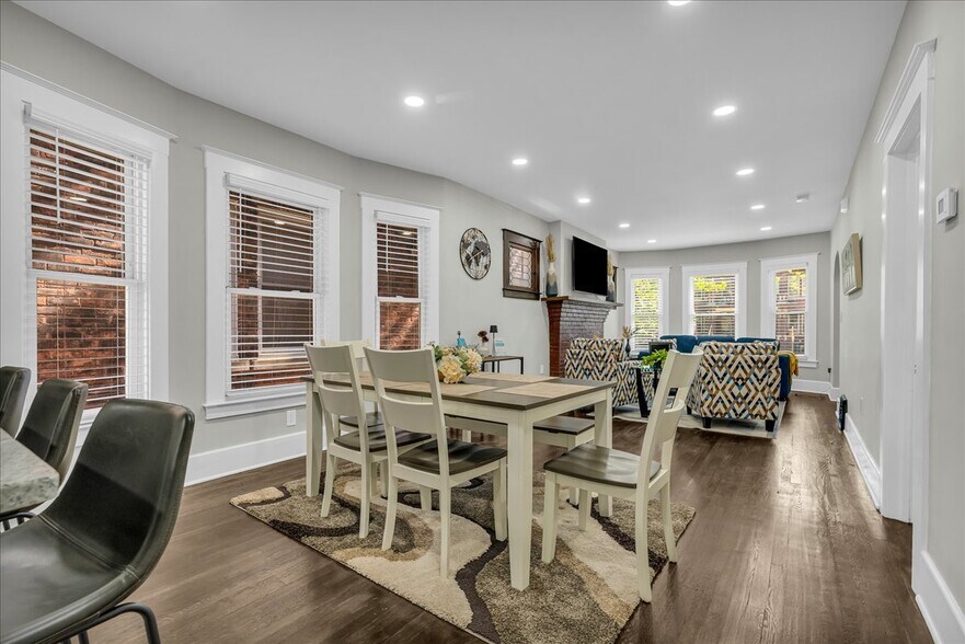 Building Photo - 5238 Commonwealth St