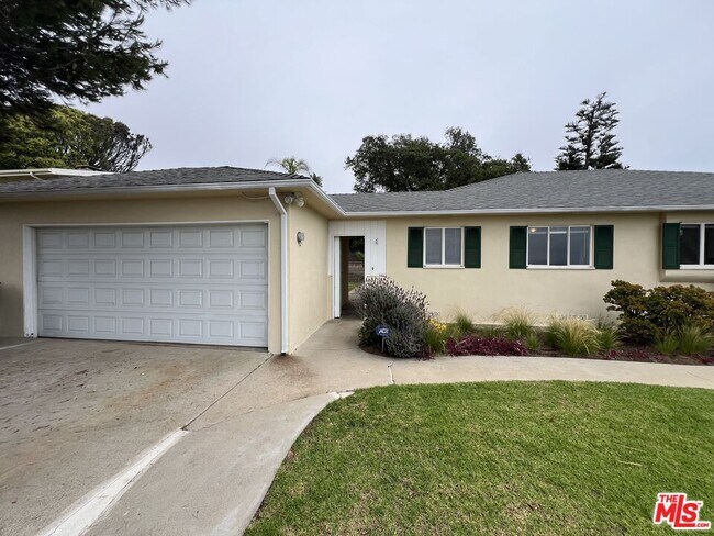 Building Photo - 214 Bellino Dr
