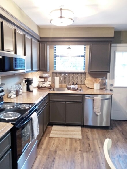 New counters/lighting and SS Appliances. - 2314 Cooper Ter