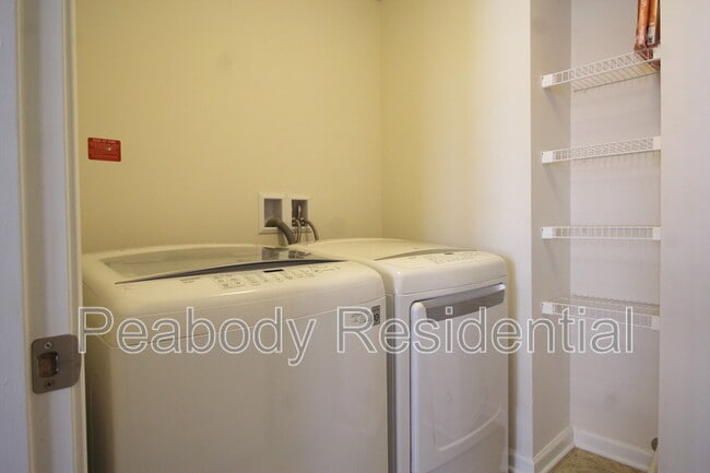 Building Photo - 13615 Air and Space Museum Pkwy