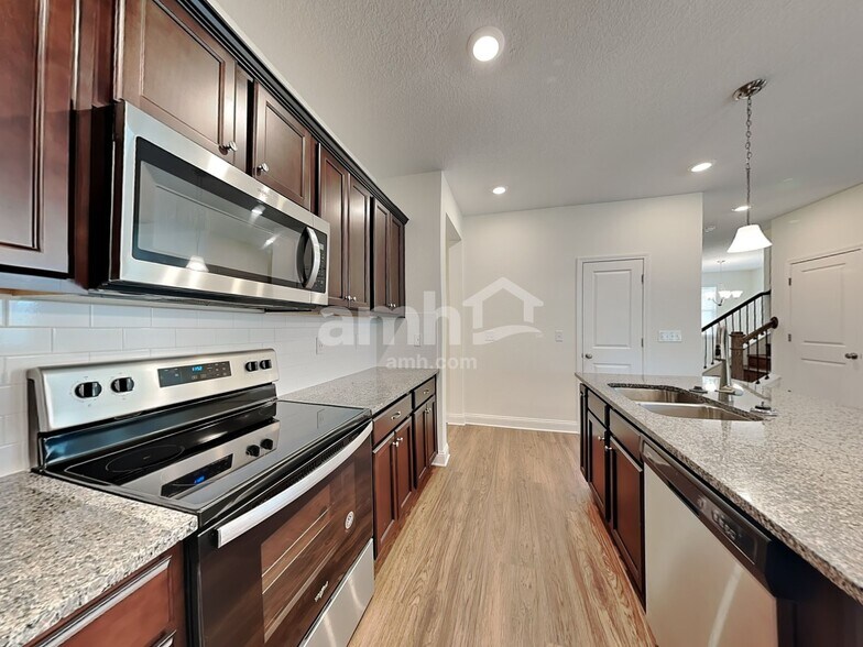 Building Photo - 2974 Hill Valley Ln