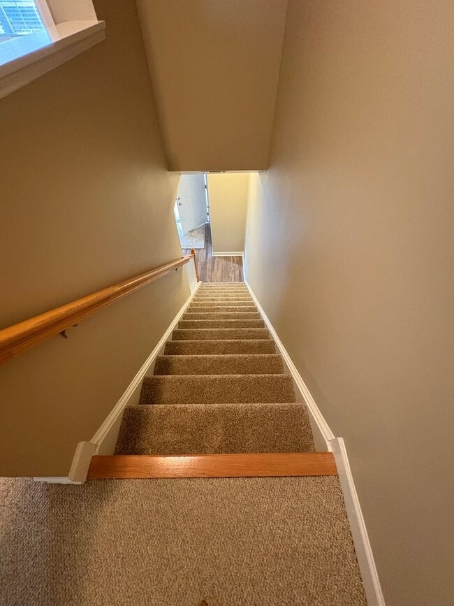 Building Photo - Cute 2 Bedroom Townhouse Near Furman and C...